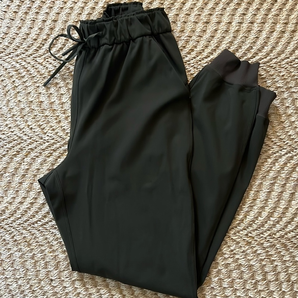 Women’s lululemon jogger